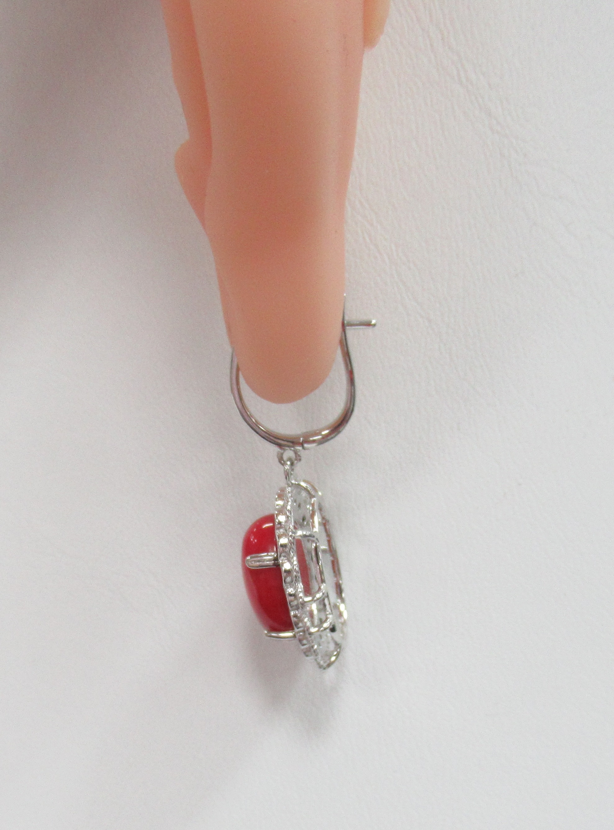 Серебряные серьги с кораллами